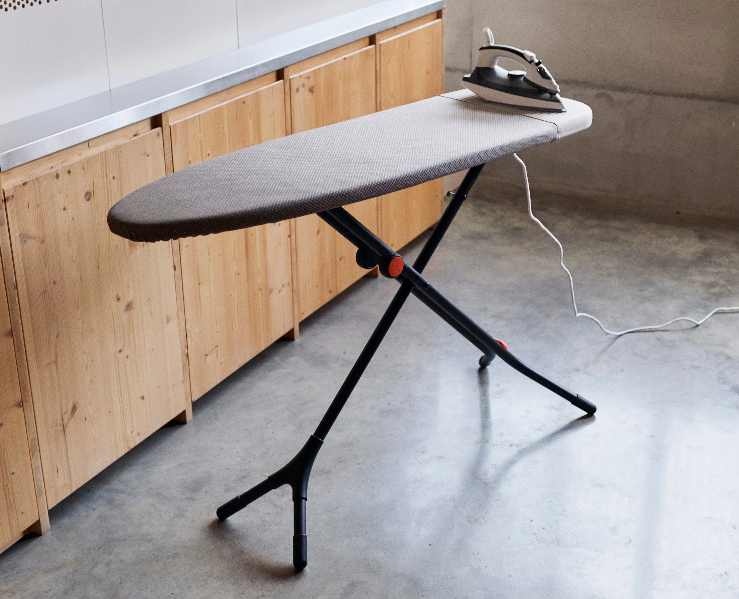 Glide 2 130cm Pale Mushroom Easy-store Ironing Board - Image 2