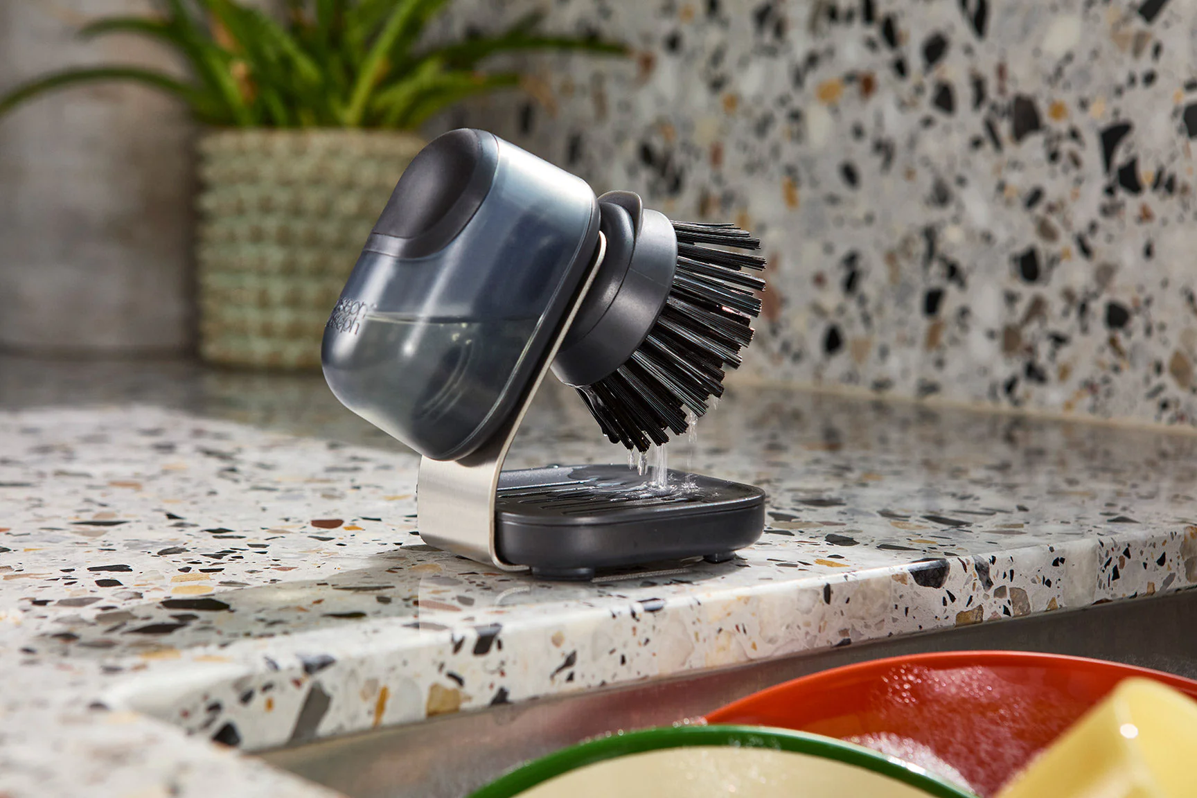 SinkTech™ Compact Soap Dispensing Washing Up Brush with Steel Stand - Image 2