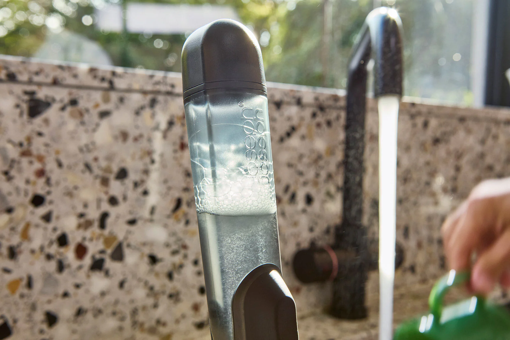 SinkTech™ Soap Dispensing Washing Up Brush with Steel Stand - Image 2