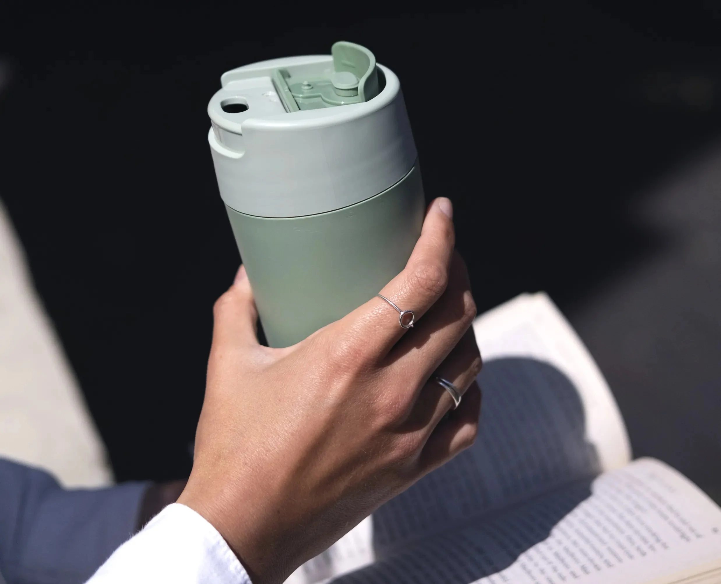 Sipp™ Green Travel Mug Large with Hygienic Lid 454ml - Image 3